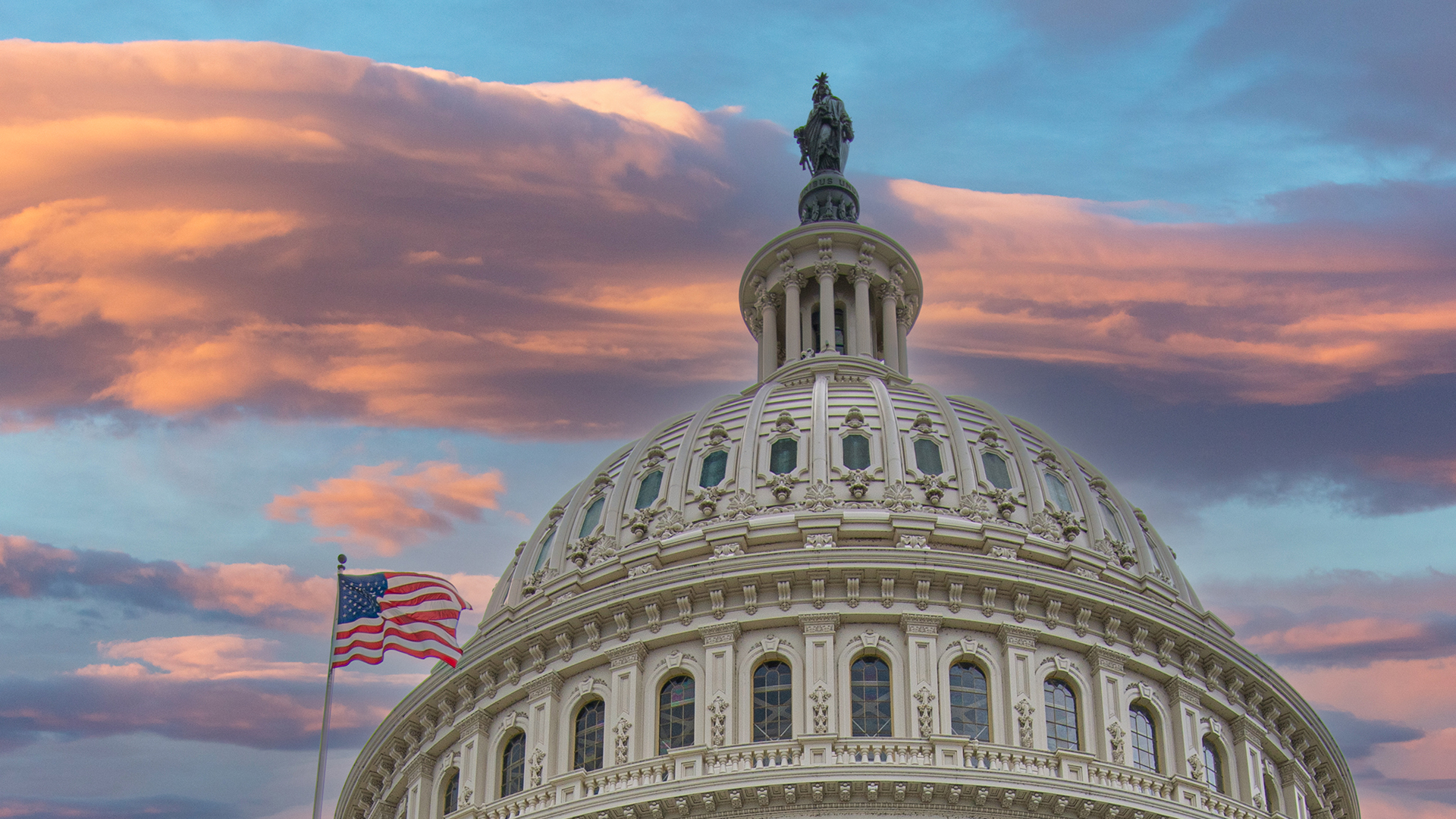 Photo of the US Capitol Building at sunset